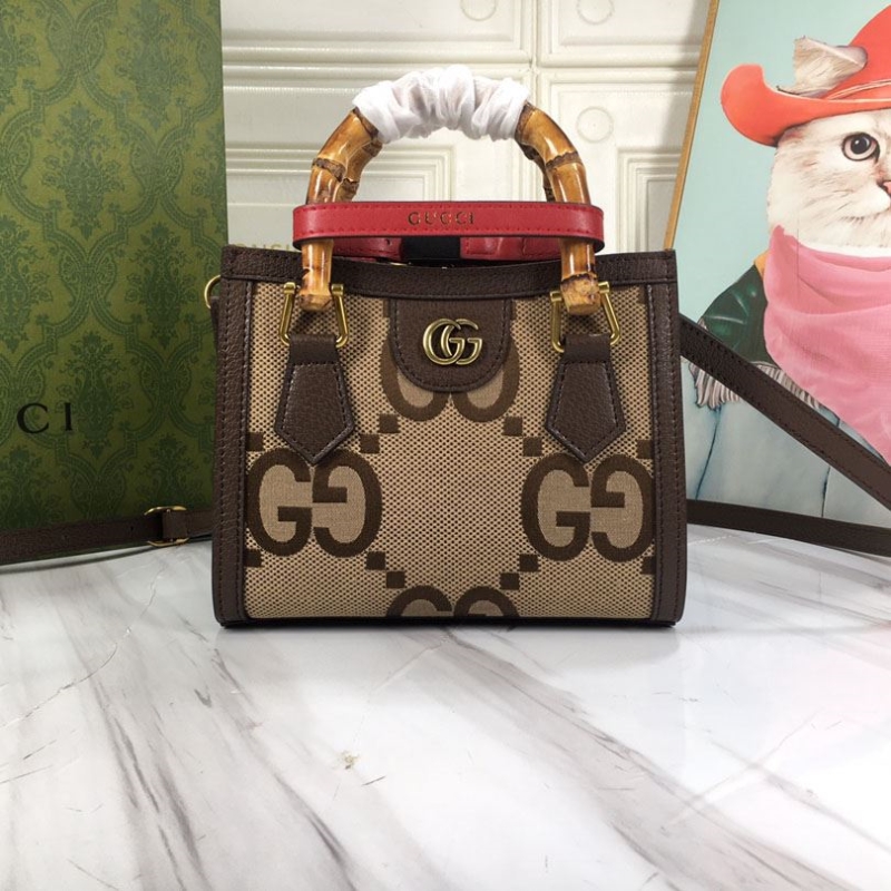 G*u*i shopping bags